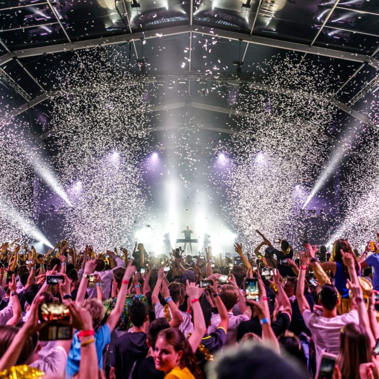 Bedrijfsfeest met Martin Garrix als artiest. Georganiseerd door MANS Events, specialist in bedrijfsfestival organiseren
